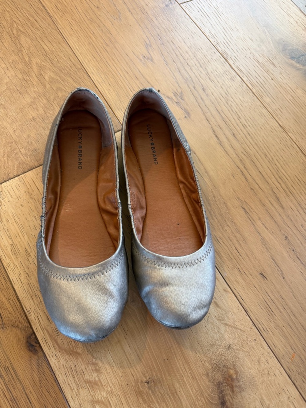 Lucky Brand Metallic Silver Round-Toe Ballet Flats